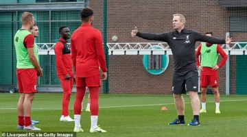 خطوة استراتيجية.. أرسنال يستقطب مدرب رميات ليفربول لتعزيز الصدارة